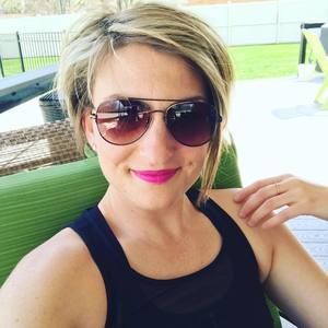 Meet your Posher, Hilary